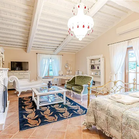 Anna Villa Montecatini Val di Cecina